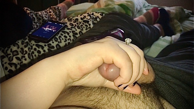 Comfy Sunday Evening HANDJOB while Uploading our Homemade Porn (4K POV)