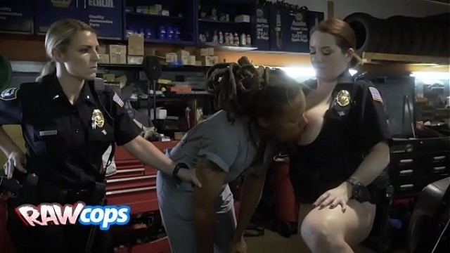 Rasta mechanic tunes up some female cops